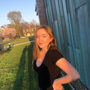 Meet your Posher, Caroline